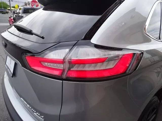 2020 Ford Edge Titanium