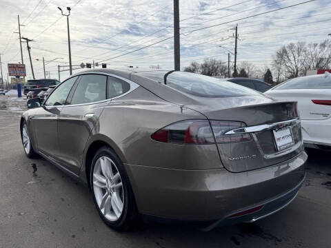 2015 Tesla Model S 70D