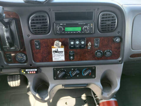 2014 Freightliner M2 106