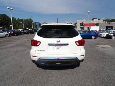 2017 Nissan Pathfinder S