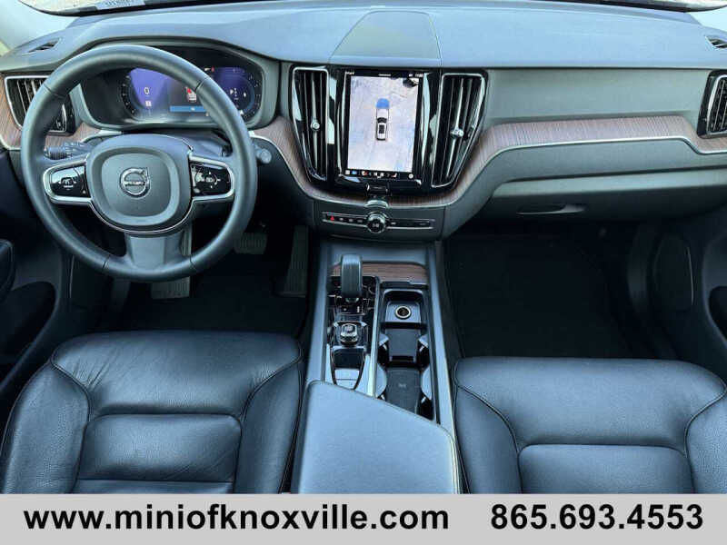 2024 Volvo XC60 B5 Plus Dark Theme