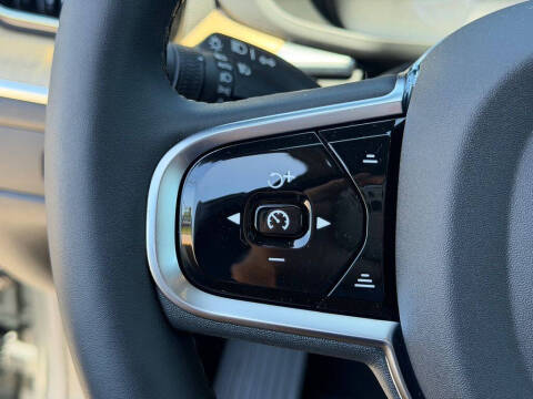 2026 Volvo XC60 T8 Plus