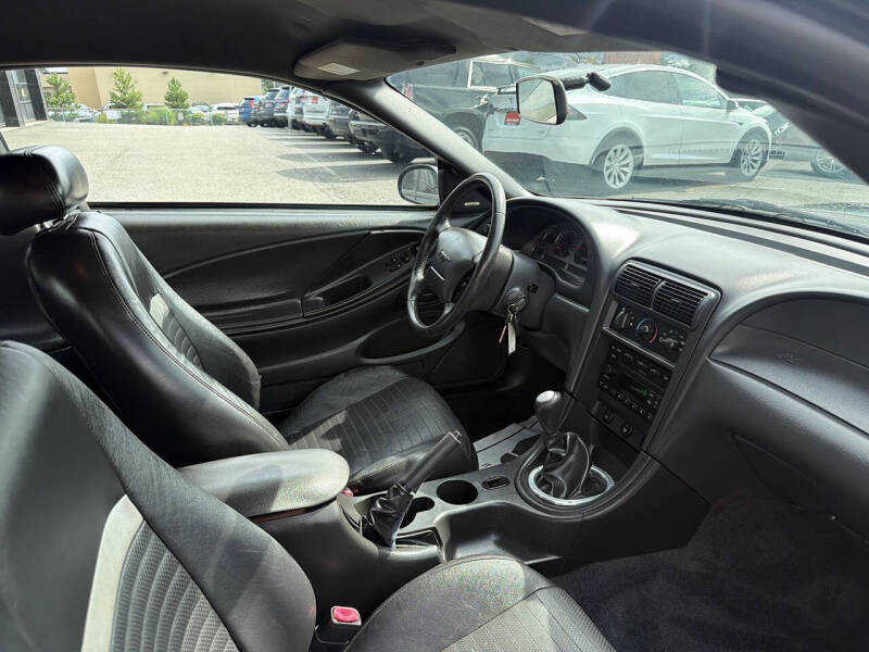 2004 Ford Mustang Mach 1 Premium