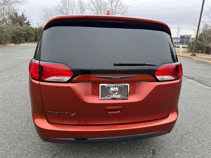 2018 Chrysler Pacifica Touring L Plus