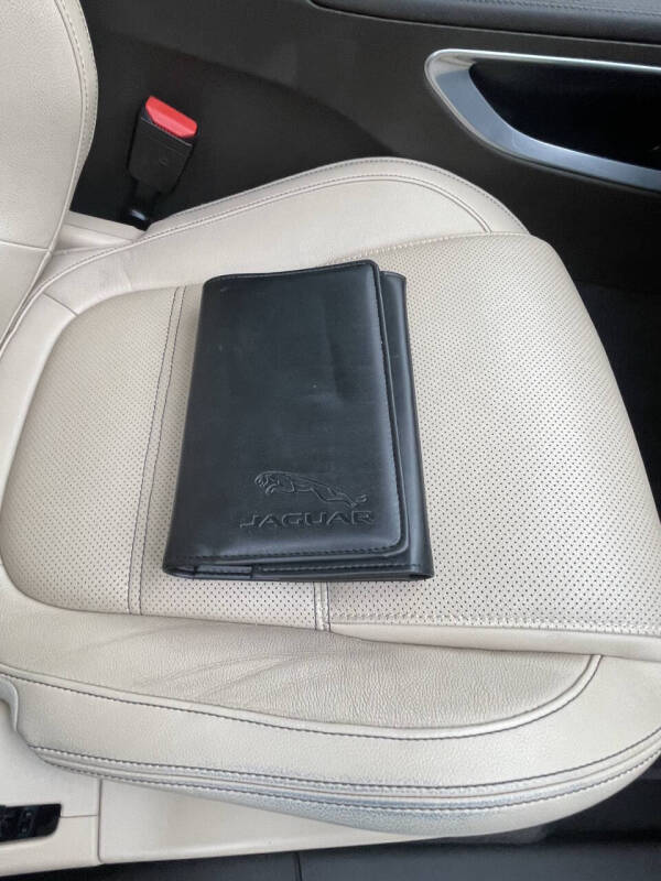 2020 Jaguar F-PACE 25t Prestige