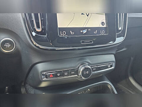 2019 Volvo XC40 T5 Momentum