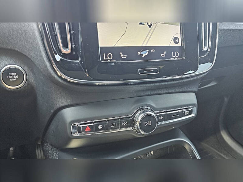 2019 Volvo XC40 T5 Momentum