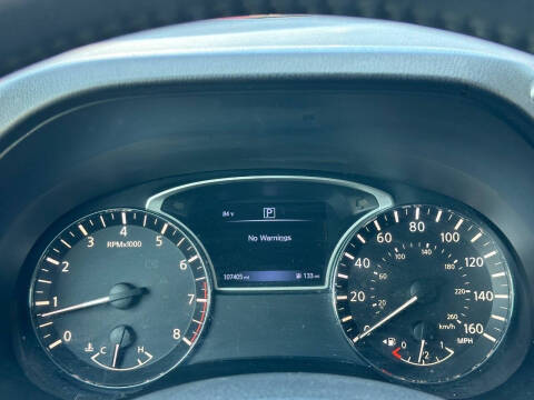 2017 Nissan Pathfinder SV