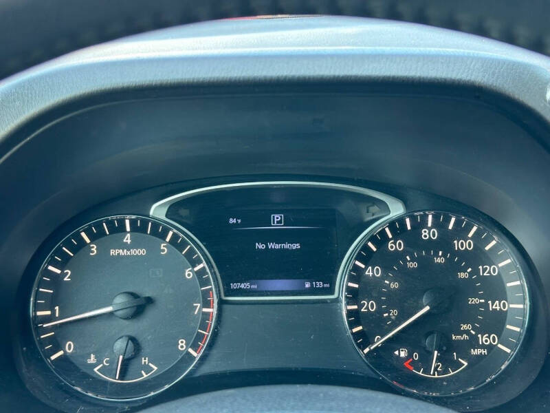 2017 Nissan Pathfinder SV