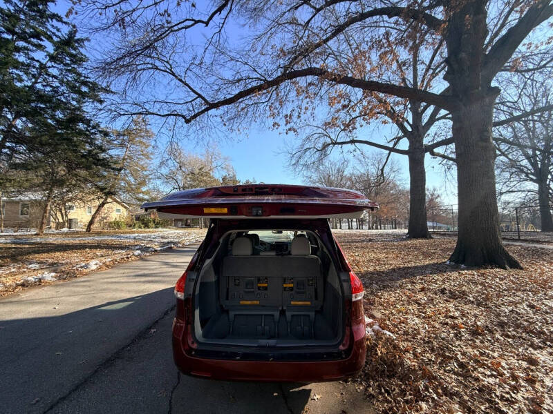 2011 Toyota Sienna XLE 7-Passenger