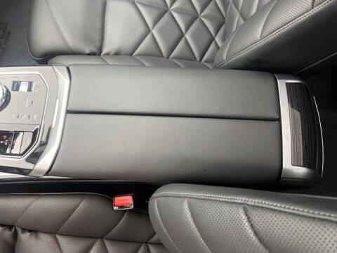 2025 BMW 7 Series 740i xDrive