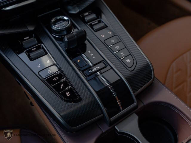 2025 Aston Martin Vanquish