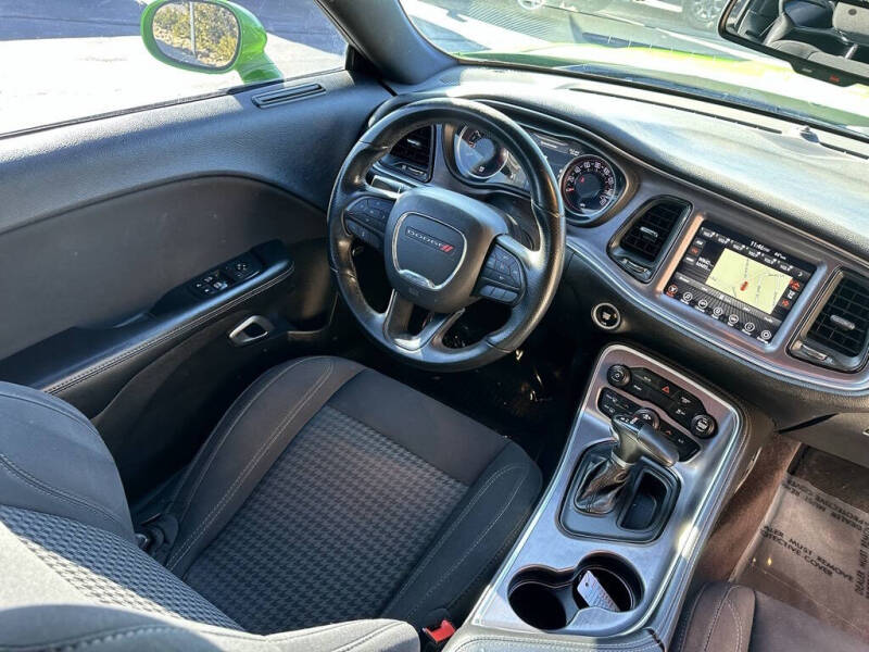 2017 Dodge Challenger SXT