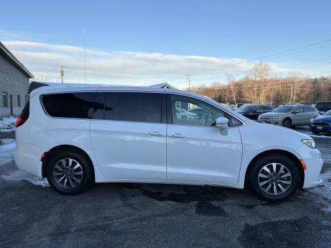2022 Chrysler Pacifica Hybrid Touring L