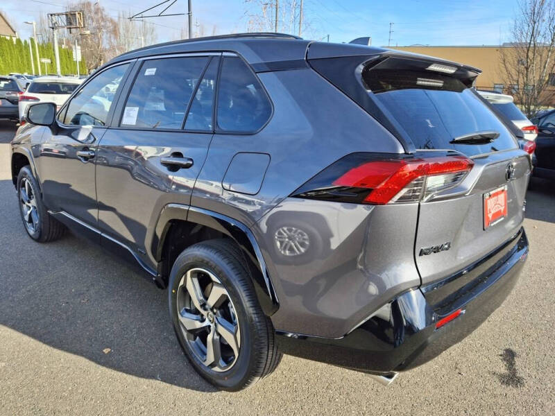 2025 Toyota RAV4 Plug-in Hybrid SE