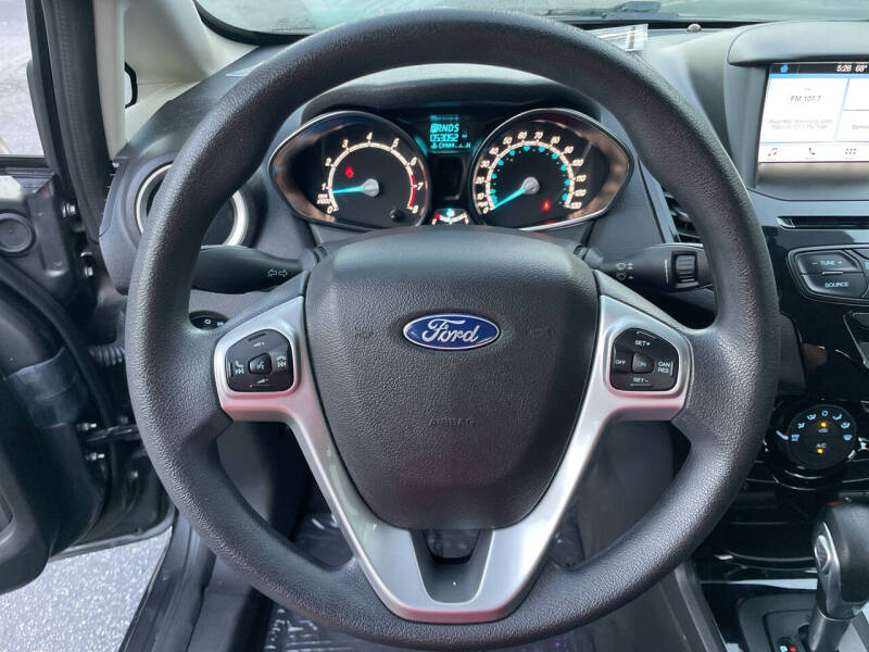 2019 Ford Fiesta SE photo 14