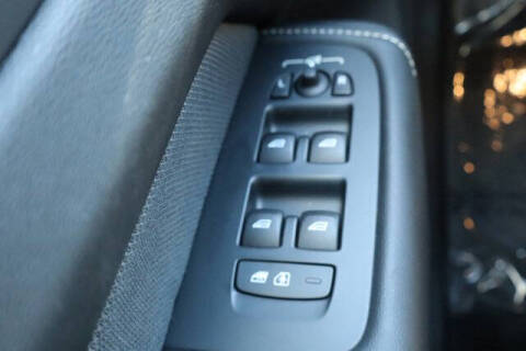 2024 Volvo XC60 Recharge T8 Ultimate Dark Theme