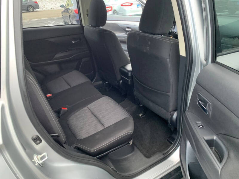 2018 Mitsubishi Outlander ES