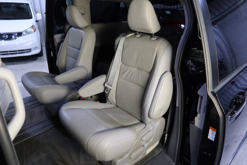2019 Toyota Sienna XLE 8-Passenger