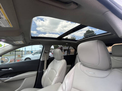 2020 Cadillac XT4 Premium Luxury