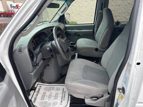 2008 Ford E-Series E-150 XLT