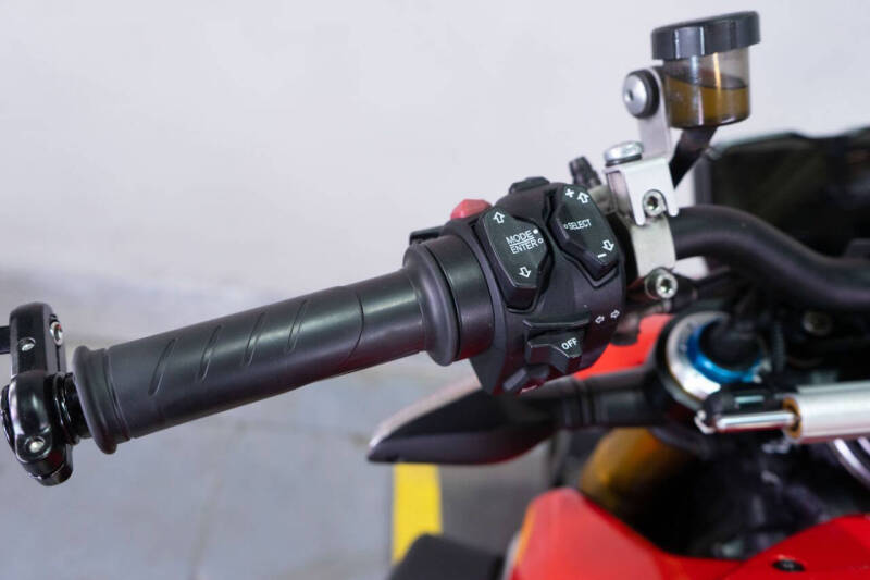 2021 Ducati Streetfighter V4 S