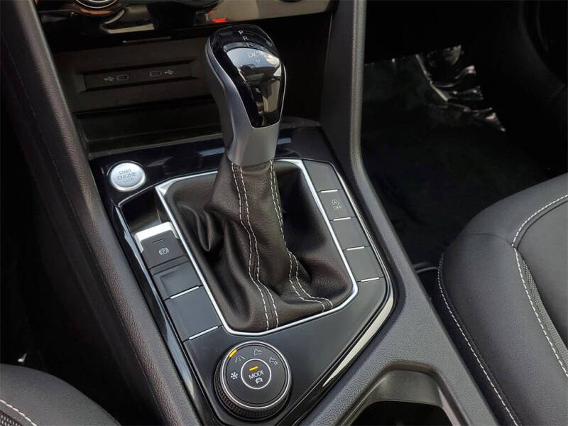 2024 Volkswagen Taos SE 4Motion