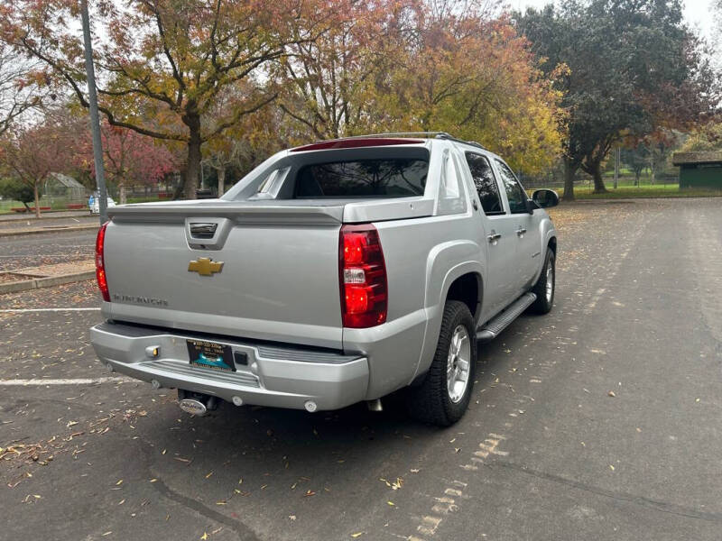 2013 Chevrolet Avalanche LT Black Diamond