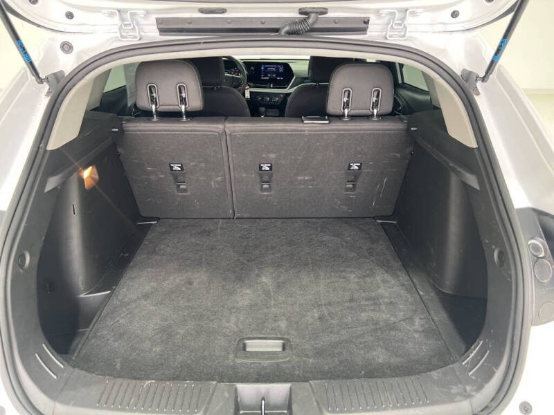 2025 Chevrolet Trax LS