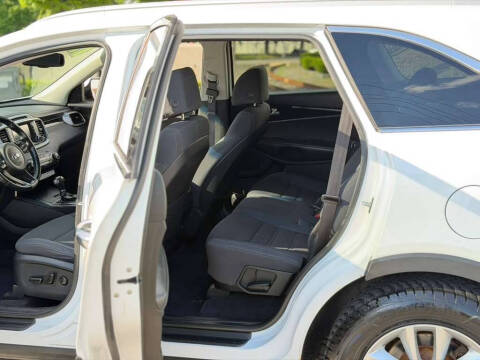 2017 Kia Sorento LX