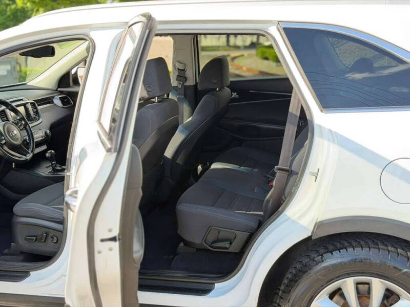 2017 Kia Sorento LX