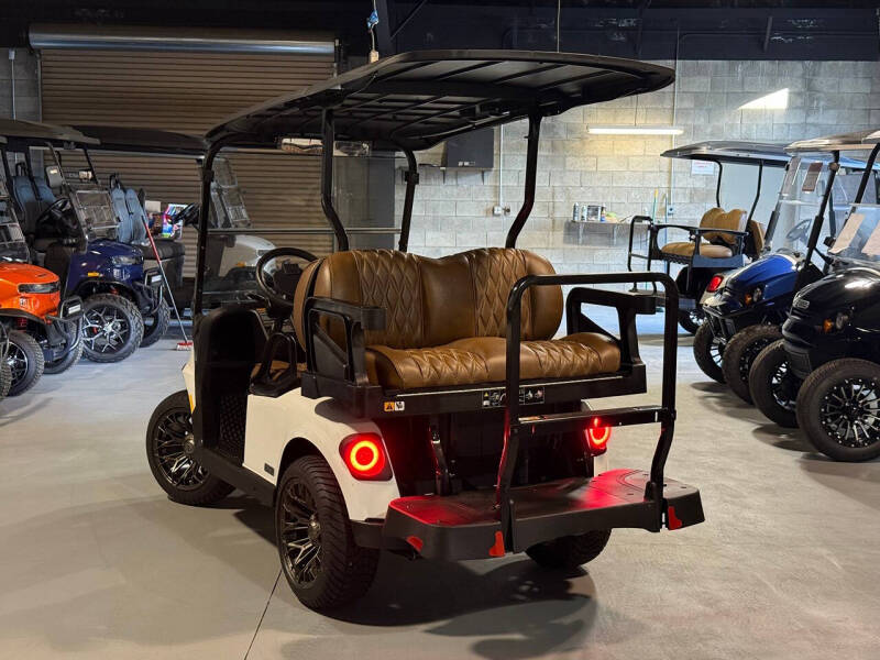 2025 E-Z-GO RXV ELiTE