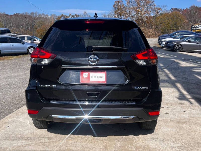 2018 Nissan Rogue SV