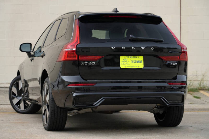 2025 Volvo XC60 T8 Plus Dark Theme