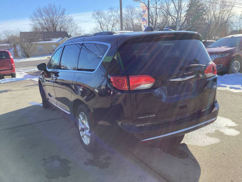 2017 Chrysler Pacifica Touring Plus