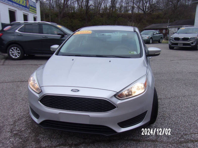 2018 Ford Focus SE photo 2