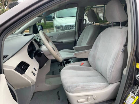 2011 Toyota Sienna