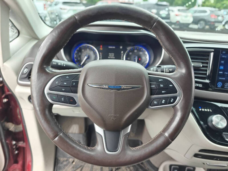 2017 Chrysler Pacifica Touring-L Plus