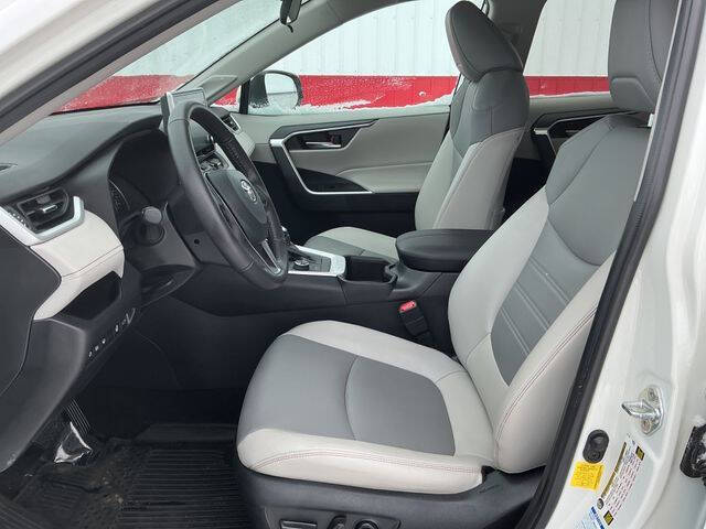 2022 Toyota RAV4 Hybrid XLE Premium