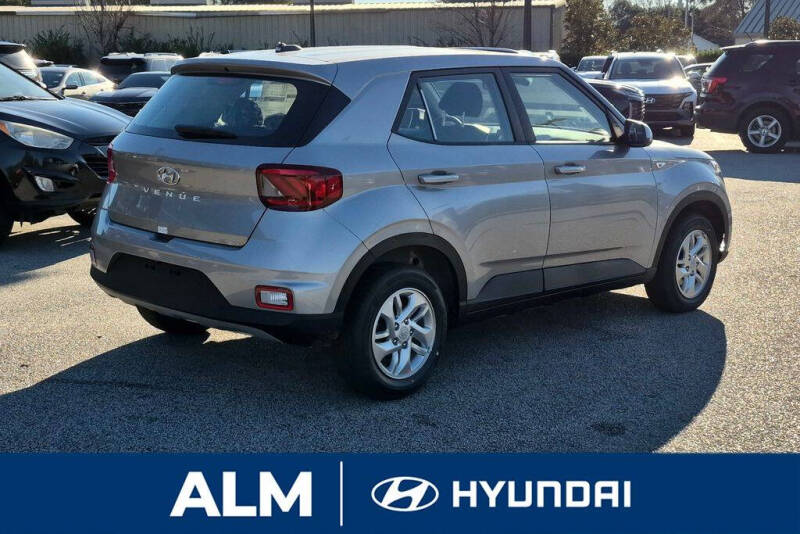 2026 Hyundai Venue SE