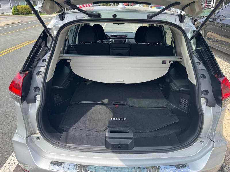 2018 Nissan Rogue SV