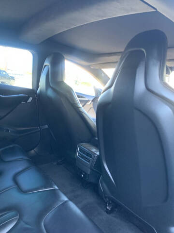 2016 Tesla Model S 70D