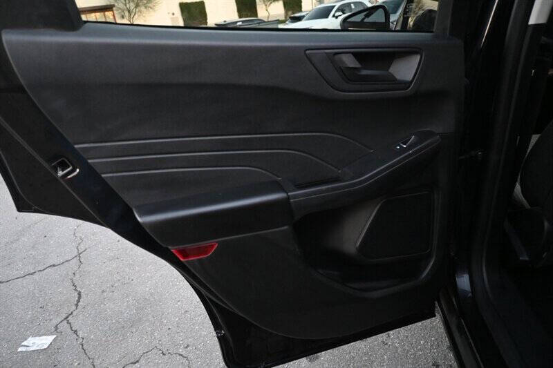 2022 Ford Escape Hybrid SE