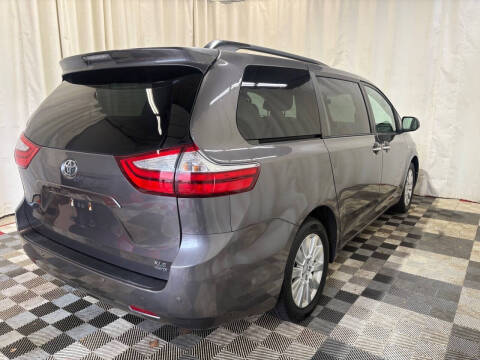 2016 Toyota Sienna XLE 7-Passenger