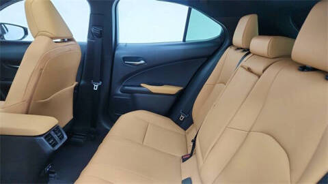 2023 Lexus UX 250h Premium