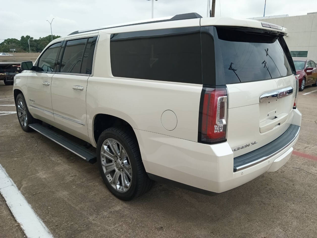 2015 GMC Yukon XL for sale at Auto Haus Imports in Grand Prairie, TX