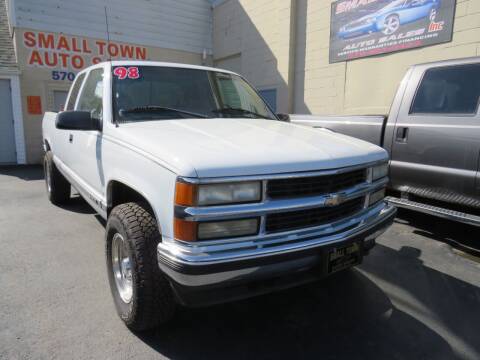 1998 Chevrolet C/K 1500 Series for sale at Small Town Auto Sales in Hazleton PA