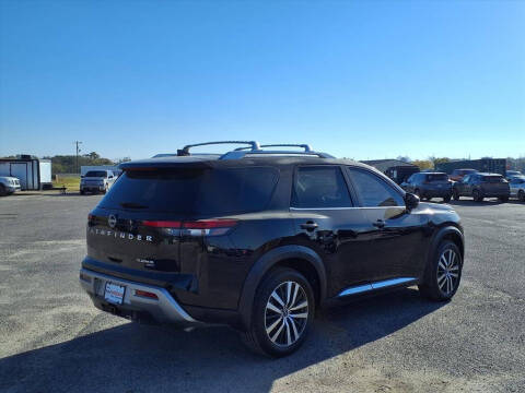 2022 Nissan Pathfinder Platinum