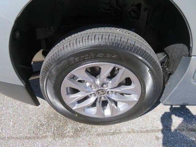 2025 Toyota Sienna XLE 8-Passenger