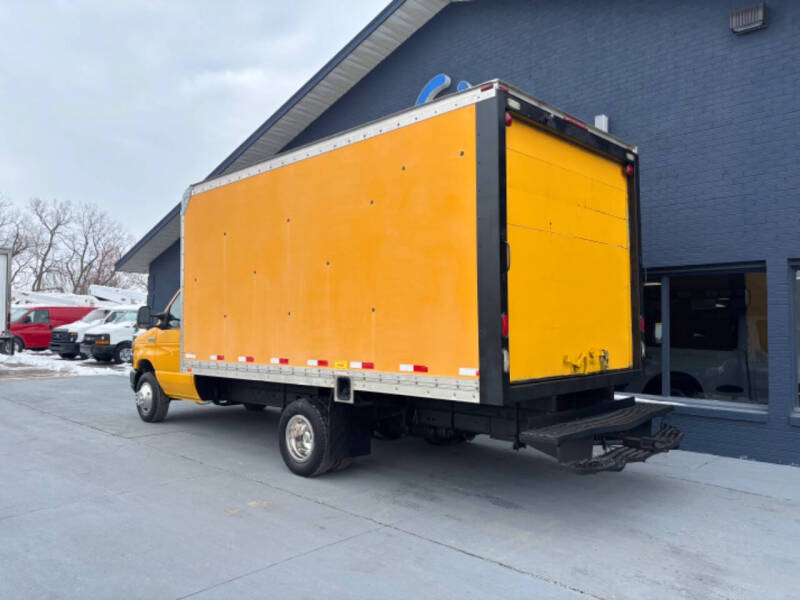 2008 Ford E-450 Box Van